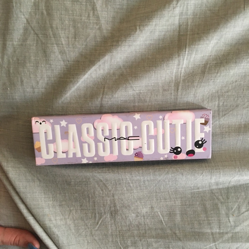 Mac Classic Cutie makeup pallete